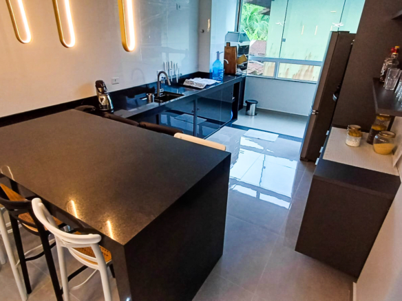 Apartamento Tipo em Condominio na praia da Lagoinha com 100m²