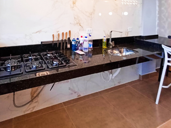 Apartamento Térreo em Condomínio na praia da Lagoinha com 110m²