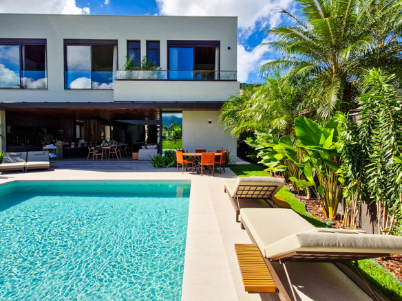 Casa no Condomínio Costa Verde Tabatinga com 8 suítes, na Praia de Tabatinga com 600 m²