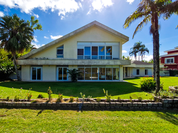 Casa frente mar no Condominio Costa Verde Tabatinga de 8 dormitórios com 605 m²
