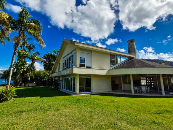 Casa frente mar no Condominio Costa Verde Tabatinga de 8 dormitórios com 605 m²
