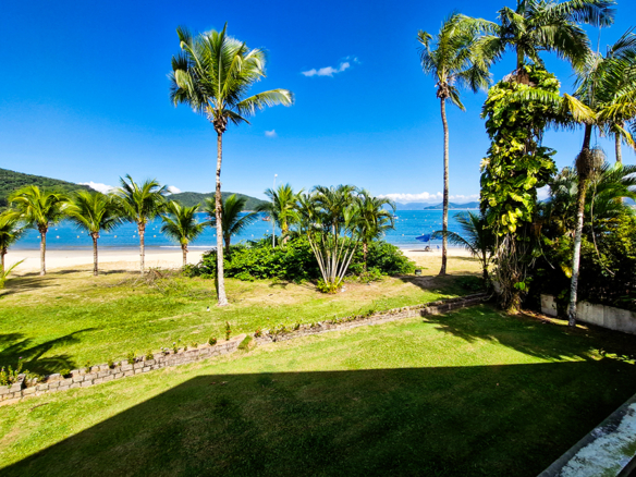 Casa frente mar no Condominio Costa Verde Tabatinga de 8 dormitórios com 605 m²