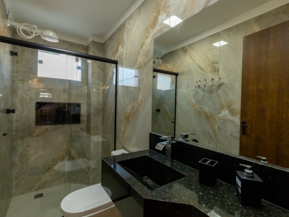 Apartamento Térreo em Condomínio na praia da Lagoinha com 110m²