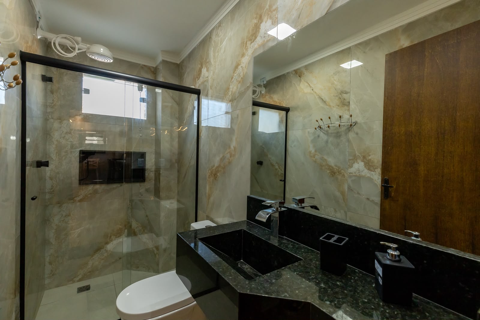 Apartamento Térreo em Condomínio na praia da Lagoinha com 110m²