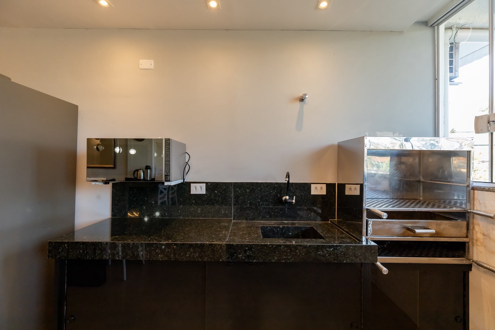 Apartamento Térreo em Condomínio na praia da Lagoinha com 110m²
