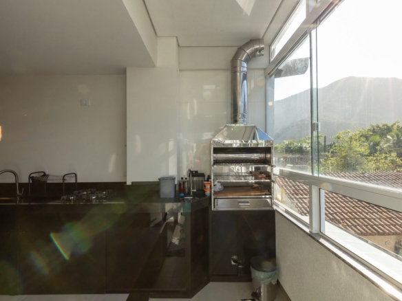 Apartamento Tipo em Condominio na praia da Lagoinha com 100m²