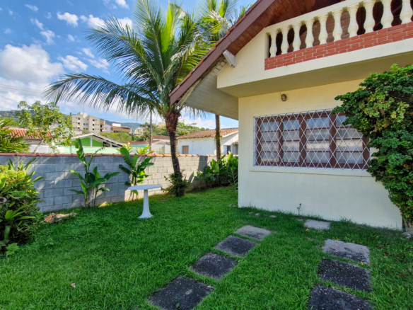 Casa padrão para venda ou locação de temporada com 380 m² no bairro da Tabatinga