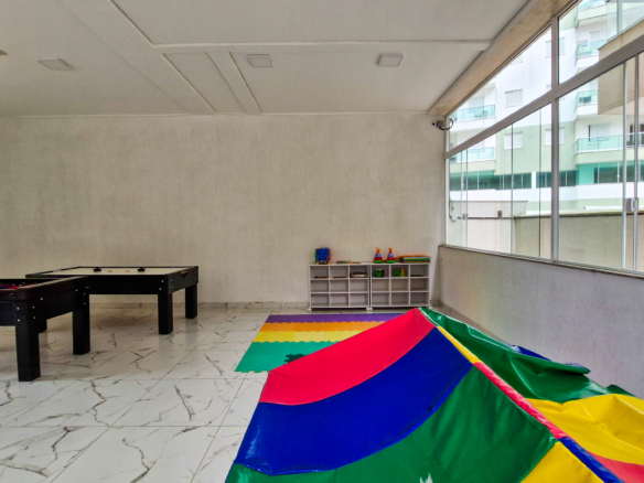 Apartamento tipo em Ubatuba com 73m²