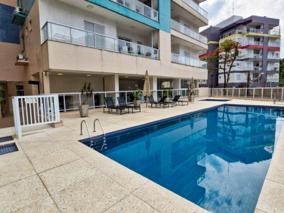 Apartamento tipo em Ubatuba com 73m²