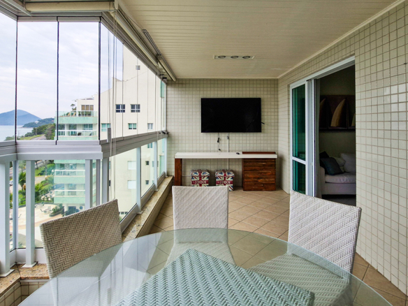 Apartamento tipo Vista Mar na Praia Grande em Ubatuba com 180 m²