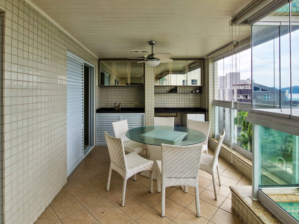 Apartamento tipo Vista Mar na Praia Grande em Ubatuba com 180 m²