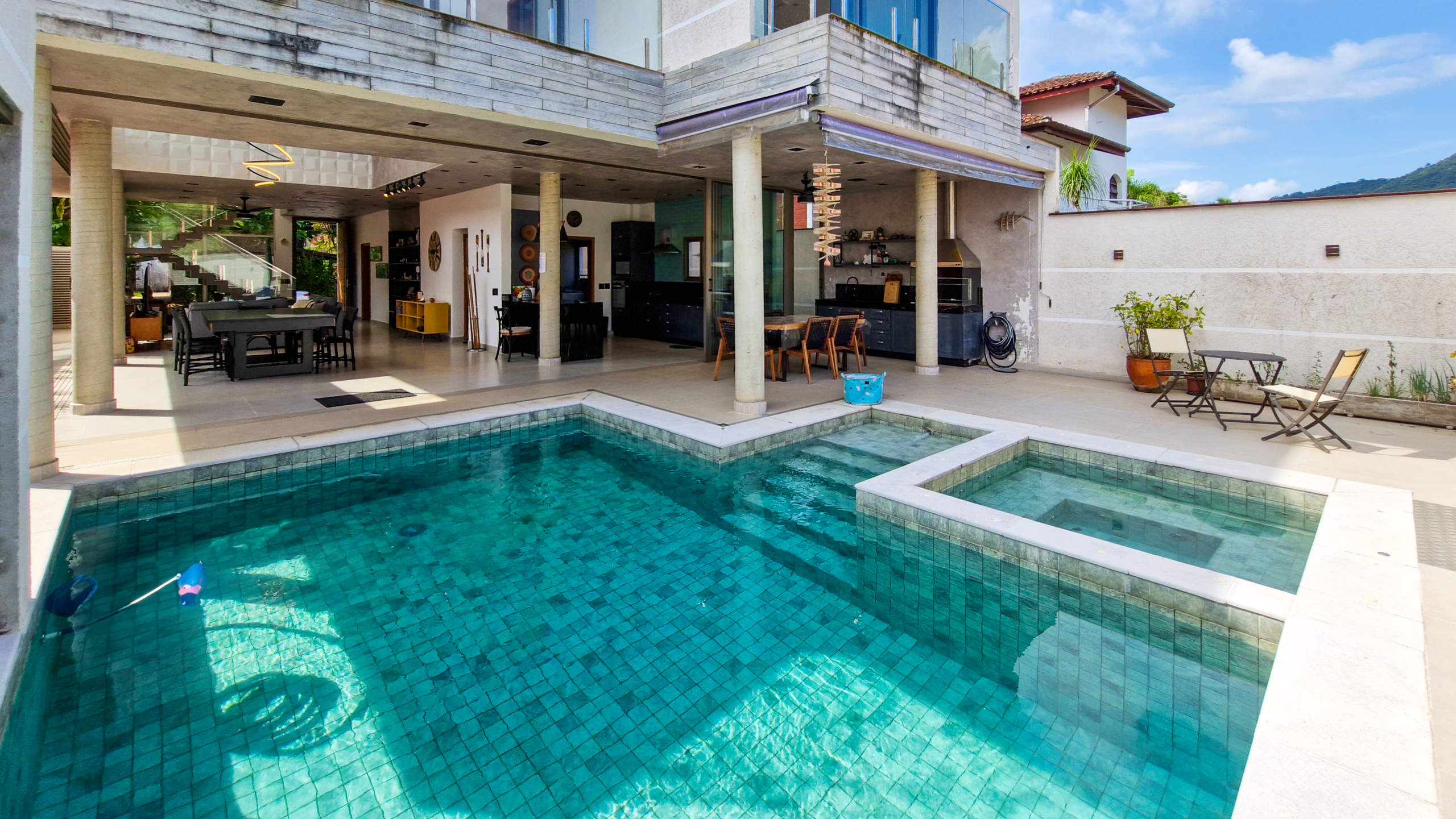Piscina panorâmica – Condomínio Salga