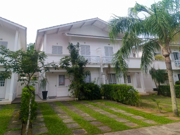 Sobrado em condomínio em Maresias com 128m²