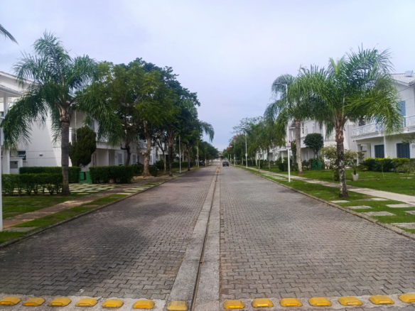 Sobrado em condomínio em Maresias com 128m²