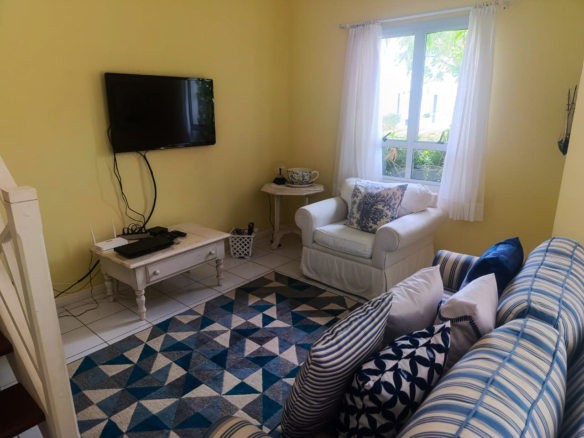 Sobrado em condomínio em Maresias com 128m²