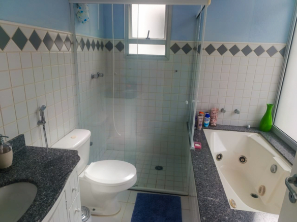 Sobrado em condomínio em Maresias com 128m²