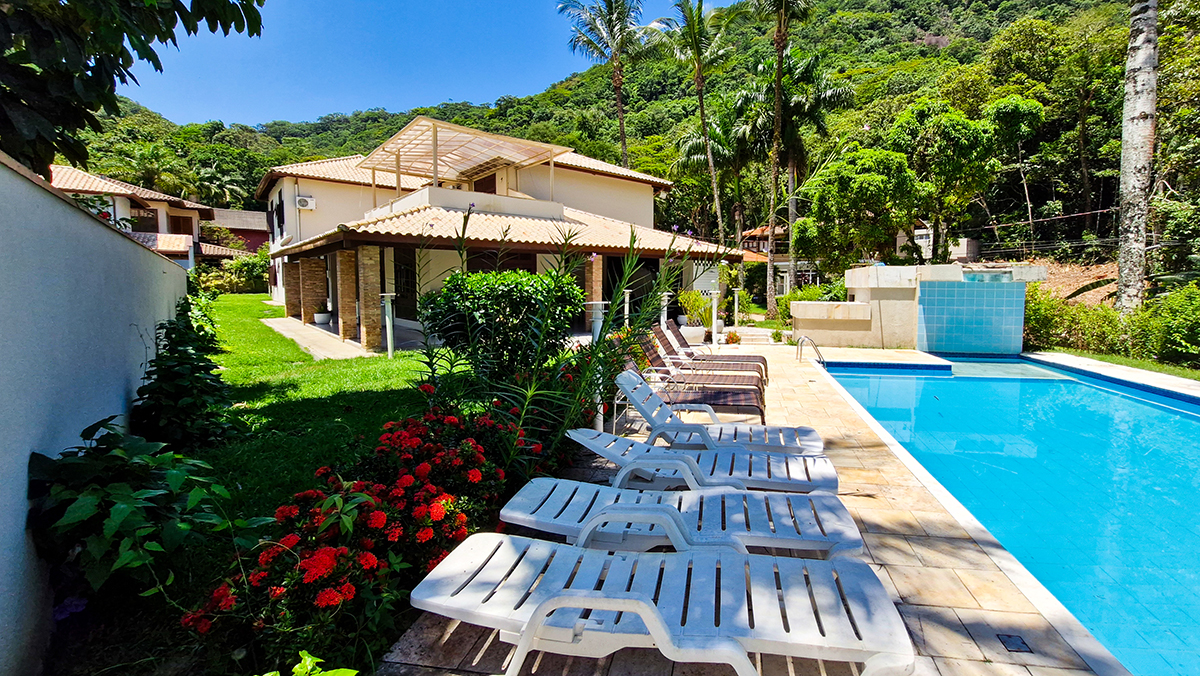 Piscina com deck – Recanto da Lagoinha