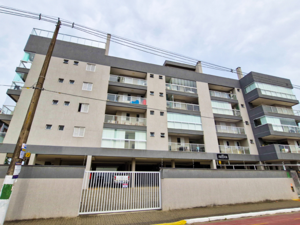 Apartamento tipo no centro de Ubatuba com 81m²