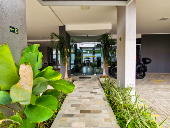 Apartamento tipo no centro de Ubatuba com 81m²