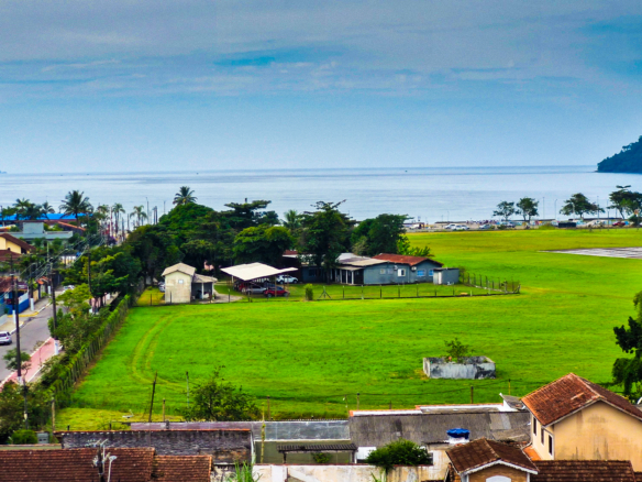 Apartamento tipo no centro de Ubatuba com 81m²