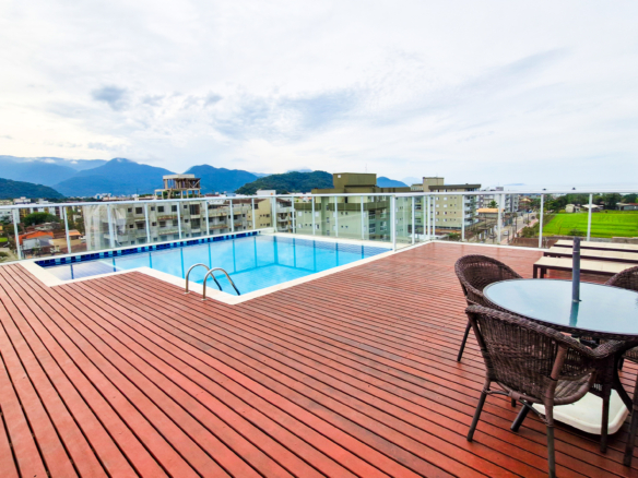 Apartamento tipo no centro de Ubatuba com 81m²