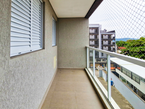 Apartamento tipo no centro de Ubatuba com 81m²