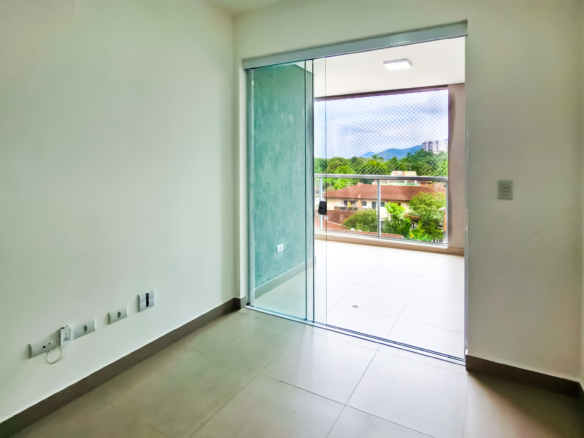 Apartamento tipo no centro de Ubatuba com 81m²