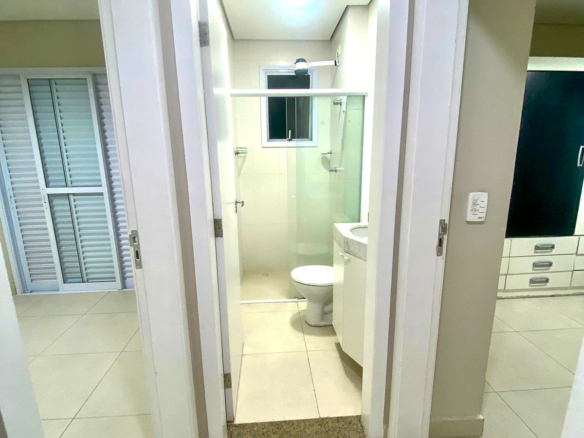 Exclusividade em Caraguatatuba – 3 Dormitórios com Sacadas e 2 Vagas no Centro