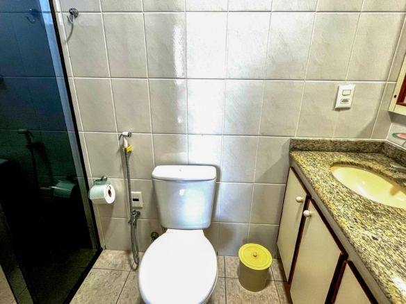 Apartamento á 150mts da praia do Sape com 3 dormitórios e 103m²