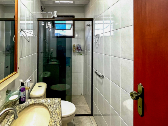 Apartamento á 150mts da praia do Sape com 3 dormitórios e 103m²