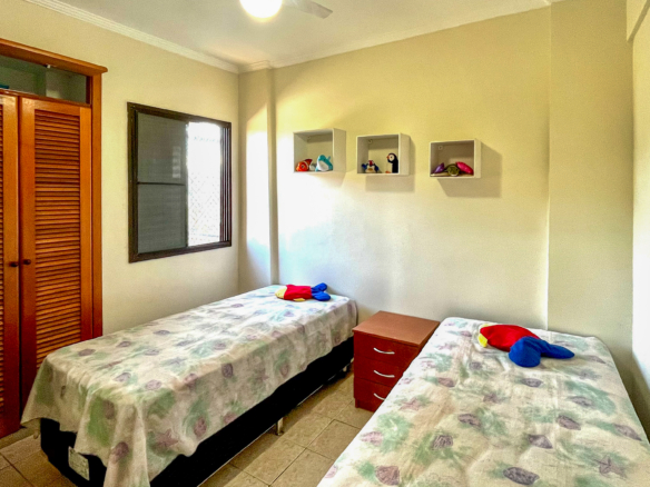 Apartamento á 150mts da praia do Sape com 3 dormitórios e 103m²