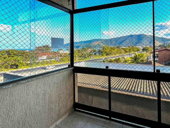 Apartamento á 150mts da praia do Sape com 3 dormitórios e 103m²