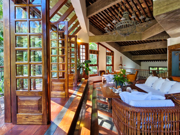 Casa à venda no Condomínio Dominga Dias em Ubatuba com 700 m² de área construída