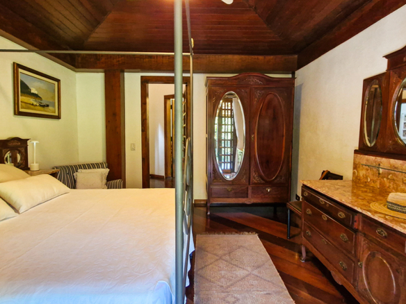 Casa à venda no Condomínio Dominga Dias em Ubatuba com 700 m² de área construída