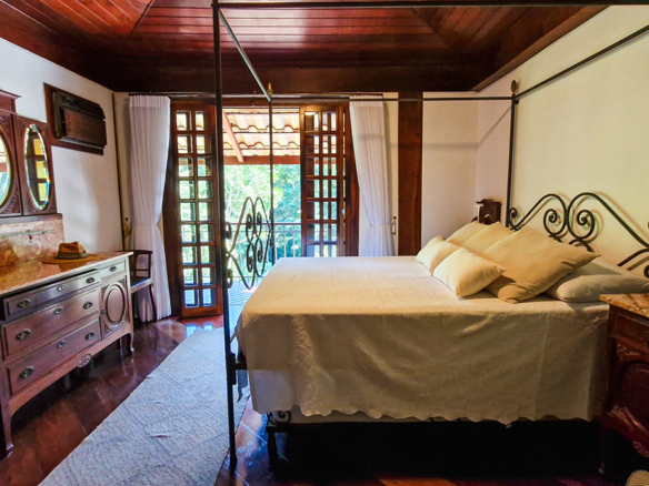 Casa à venda no Condomínio Dominga Dias em Ubatuba com 700 m² de área construída