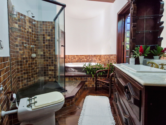 Casa à venda no Condomínio Dominga Dias em Ubatuba com 700 m² de área construída