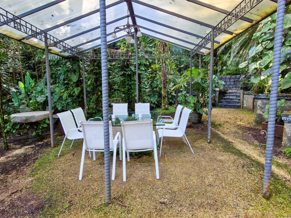 Casa à venda no Condomínio Dominga Dias em Ubatuba com 700 m² de área construída