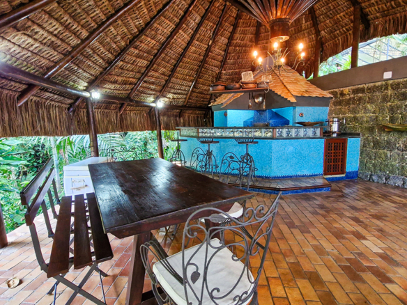 Casa à venda no Condomínio Dominga Dias em Ubatuba com 700 m² de área construída