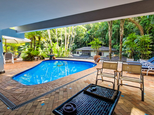 Casa à venda no Condomínio Dominga Dias em Ubatuba com 700 m² de área construída
