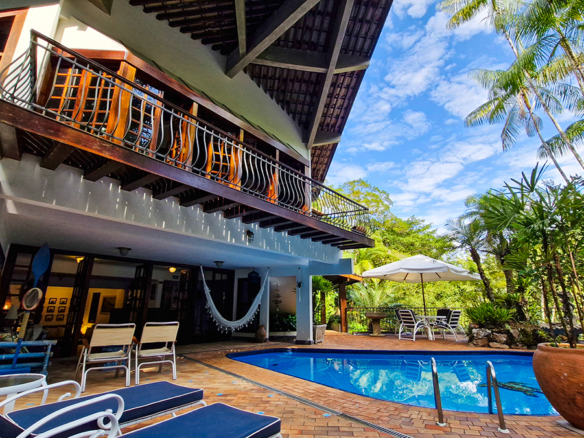 Casa à venda no Condomínio Dominga Dias em Ubatuba com 700 m² de área construída