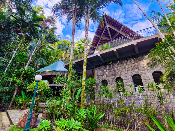 Casa à venda no Condomínio Dominga Dias em Ubatuba com 700 m² de área construída