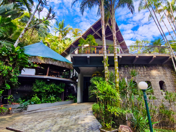 Casa à venda no Condomínio Dominga Dias em Ubatuba com 700 m² de área construída