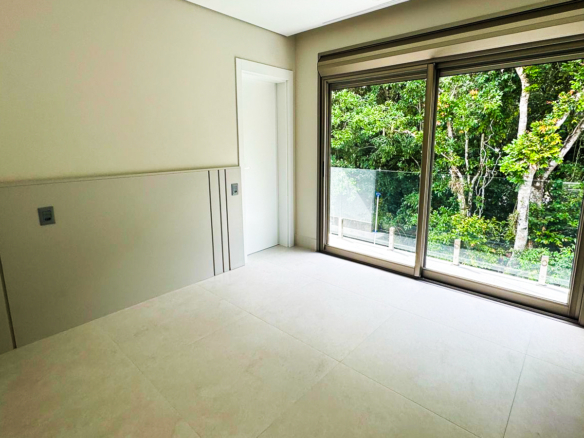 Exclusividade e Sofisticação na Riviera de São Lourenço