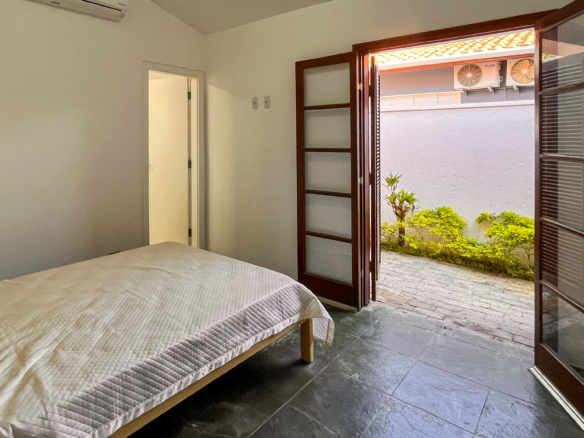 Casa à Venda – Condomínio Salga | Praia da Lagoinha · Ubatuba/SP