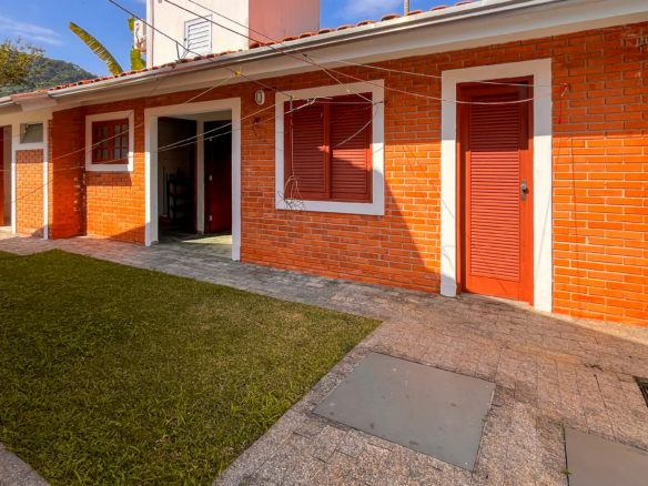 Casa à Venda – Condomínio Salga | Praia da Lagoinha · Ubatuba/SP