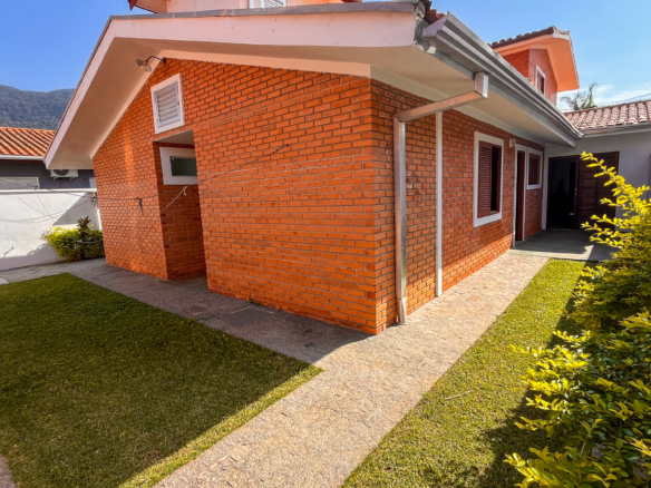 Casa à Venda – Condomínio Salga | Praia da Lagoinha · Ubatuba/SP