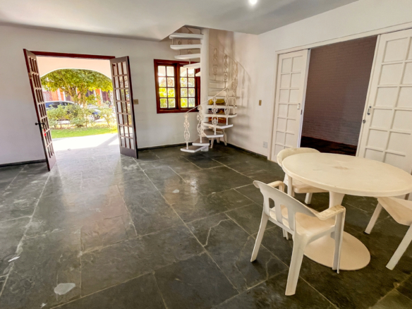 Casa à Venda – Condomínio Salga | Praia da Lagoinha · Ubatuba/SP