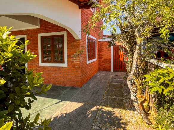 Casa à Venda – Condomínio Salga | Praia da Lagoinha · Ubatuba/SP