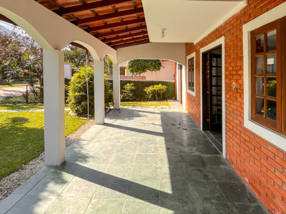 Casa à Venda – Condomínio Salga | Praia da Lagoinha · Ubatuba/SP