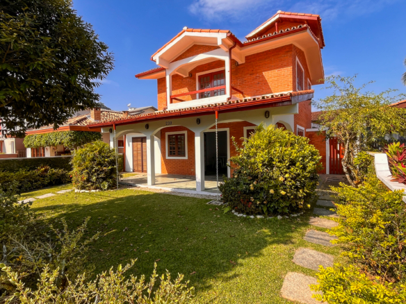 Casa à Venda – Condomínio Salga | Praia da Lagoinha · Ubatuba/SP